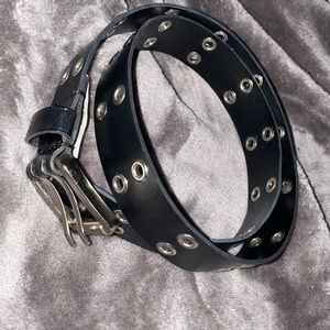 Urban outfitters belt size small